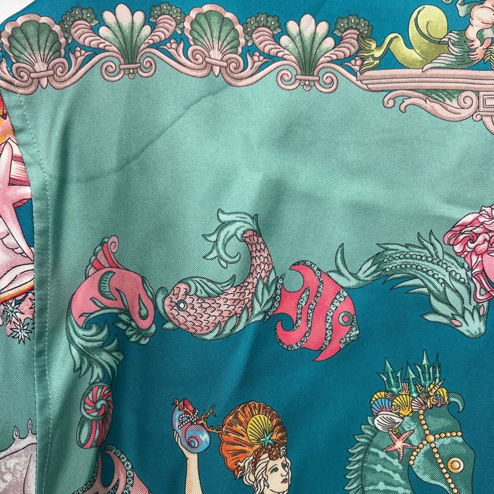 VERSACE
Men's Coral Theater Silk Twill Camp Shirt - Picture 8 of 10